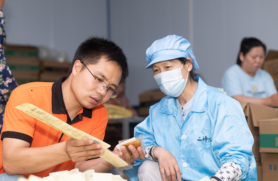 熊文文 大悟縣返鄉創業新鄉賢，以互聯網銷售助力鄉村振興，當選“中國網事·感動2023”二季度網絡感動人物